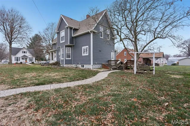 $200,000 | 418 South Cedar Street, Trenton, IL 62293