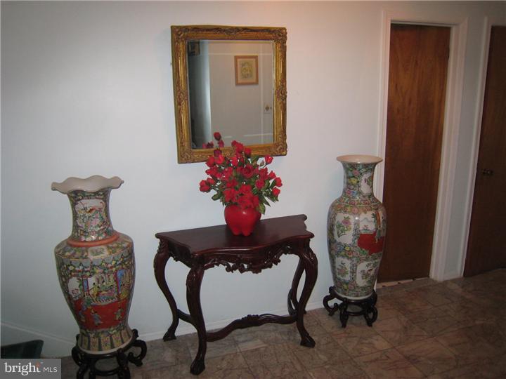 25 Doncaster Road Cherry Hill, NJ 08003 - Photo 4 of 14 Foyer
