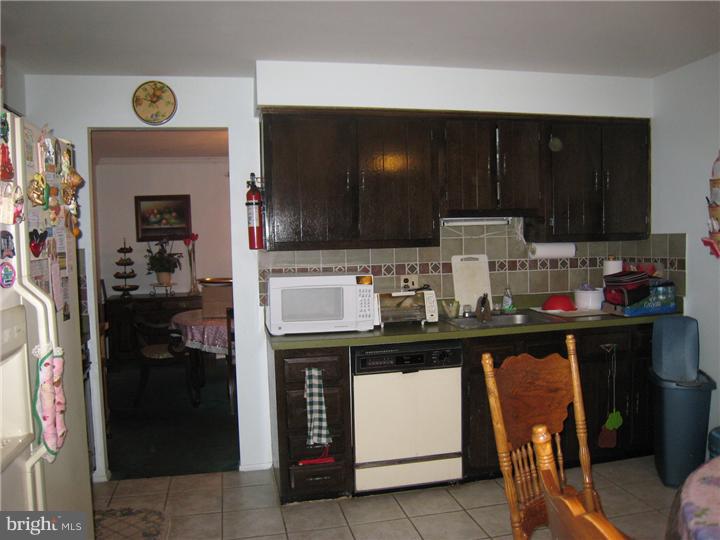 25 Doncaster Road Cherry Hill, NJ 08003 - Photo 6 of 14 Kitchen