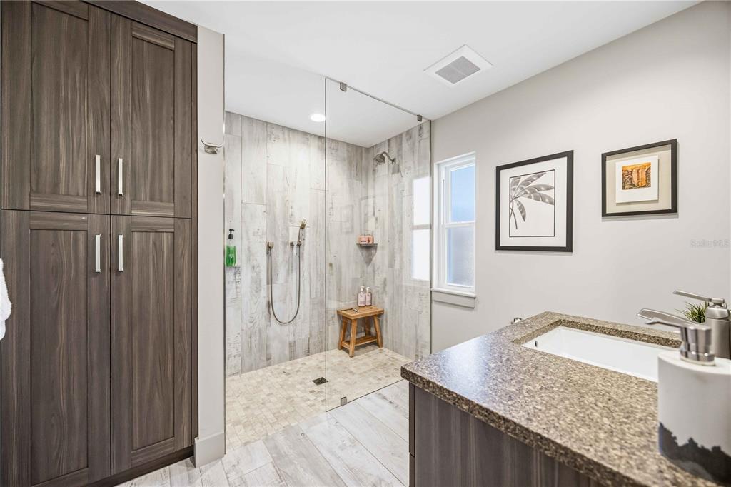 2117 Riviera Drive Sarasota, FL 34232 - Photo 26 of 48