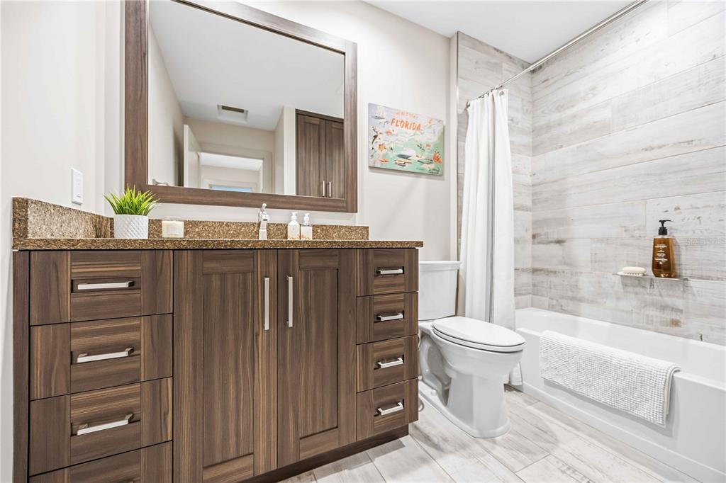 2117 Riviera Drive Sarasota, FL 34232 - Photo 29 of 48