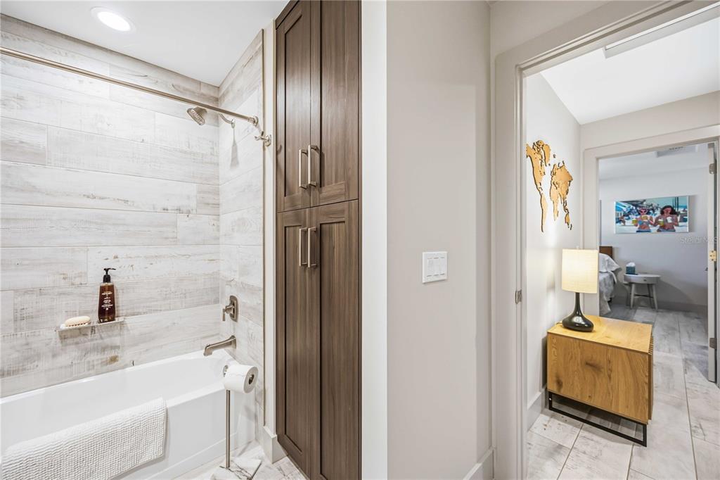 2117 Riviera Drive Sarasota, FL 34232 - Photo 30 of 48