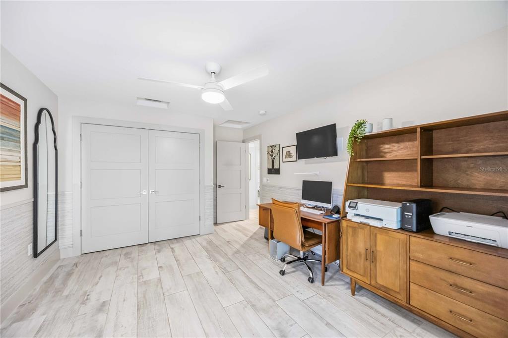 2117 Riviera Drive Sarasota, FL 34232 - Photo 31 of 48