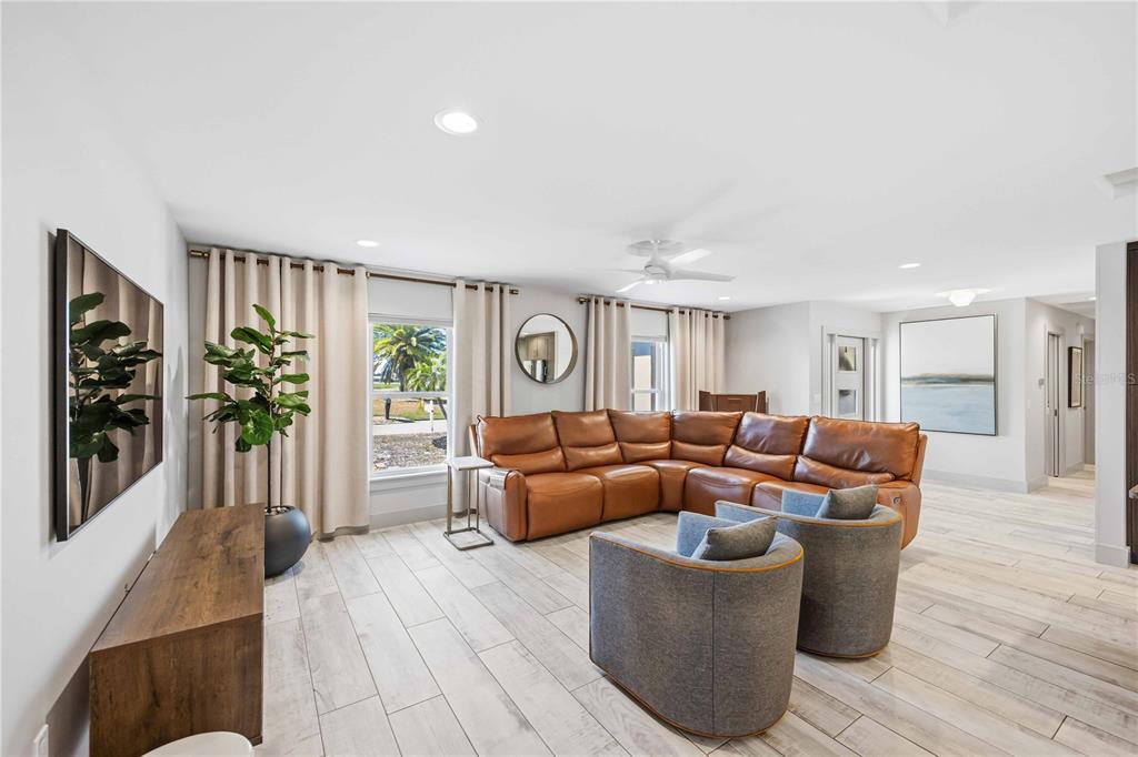 2117 Riviera Drive Sarasota, FL 34232 - Photo 4 of 48