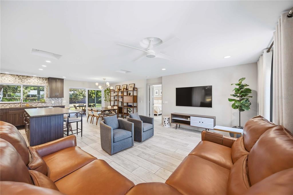 2117 Riviera Drive Sarasota, FL 34232 - Photo 5 of 48