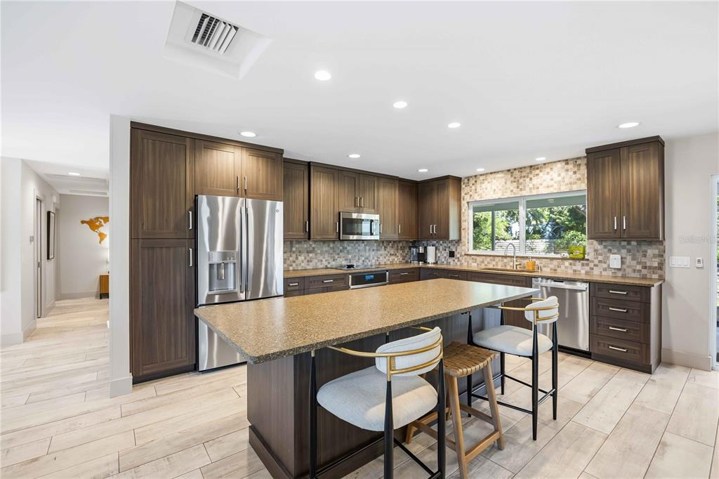 2117 Riviera Drive Sarasota, FL 34232 - Photo 7 of 48