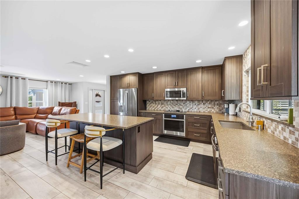 2117 Riviera Drive Sarasota, FL 34232 - Photo 9 of 48