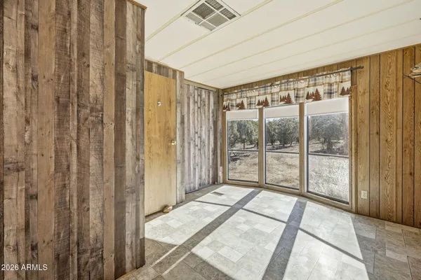 $264,900 | 3580 Power Line Road, Overgaard, AZ 85933