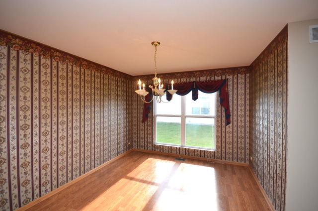 433 Butterfly Road Bolingbrook, IL 60490 - Photo 4 of 23