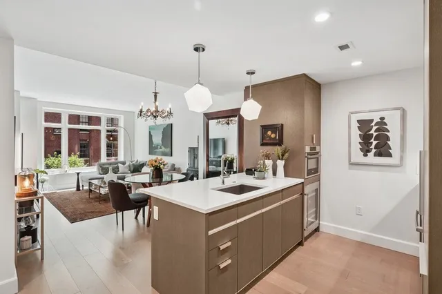 $799,000 | 100 Lovejoy Wharf, Unit 5N, Boston, MA 02114