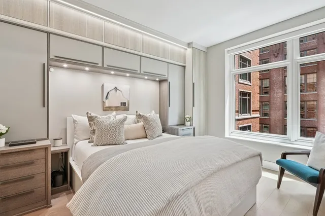 $799,000 | 100 Lovejoy Wharf, Unit 5N, Boston, MA 02114