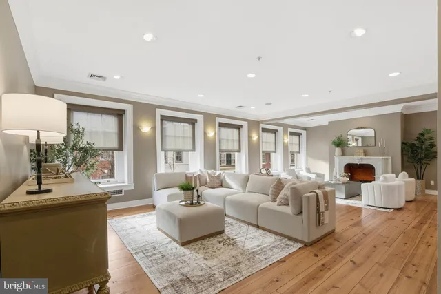 $1,895,000 | 121 East King Street, Lancaster, PA 17603