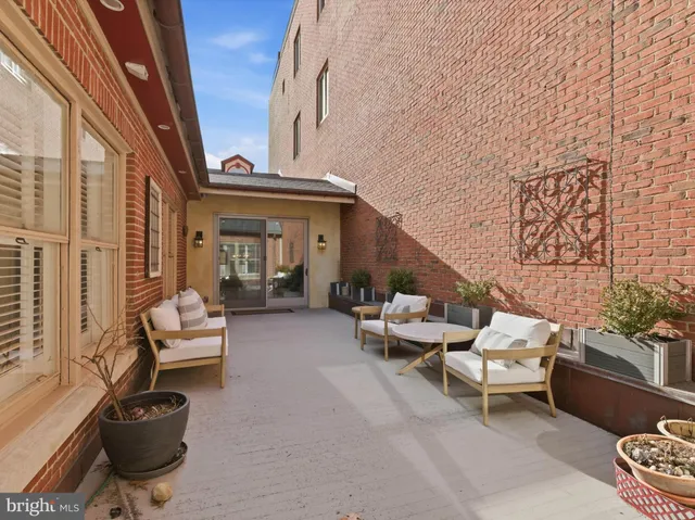 $1,895,000 | 121 East King Street, Lancaster, PA 17603