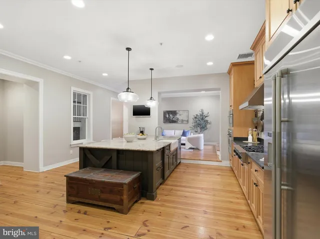 $1,895,000 | 121 East King Street, Lancaster, PA 17603