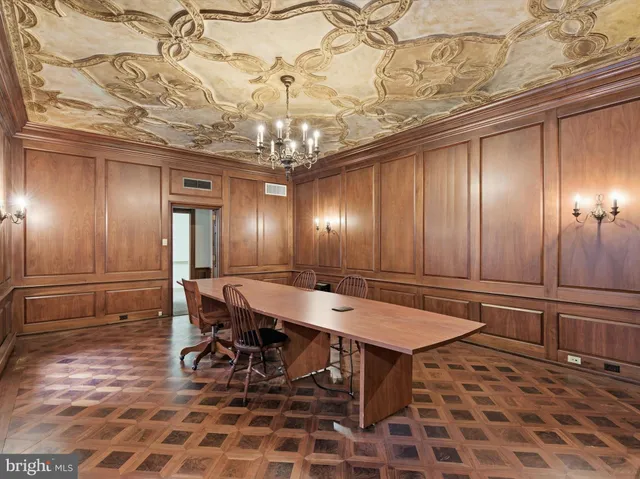 $1,895,000 | 121 East King Street, Lancaster, PA 17603