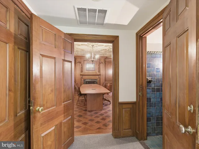 $1,895,000 | 121 East King Street, Lancaster, PA 17603