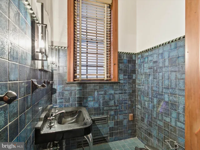 $1,895,000 | 121 East King Street, Lancaster, PA 17603