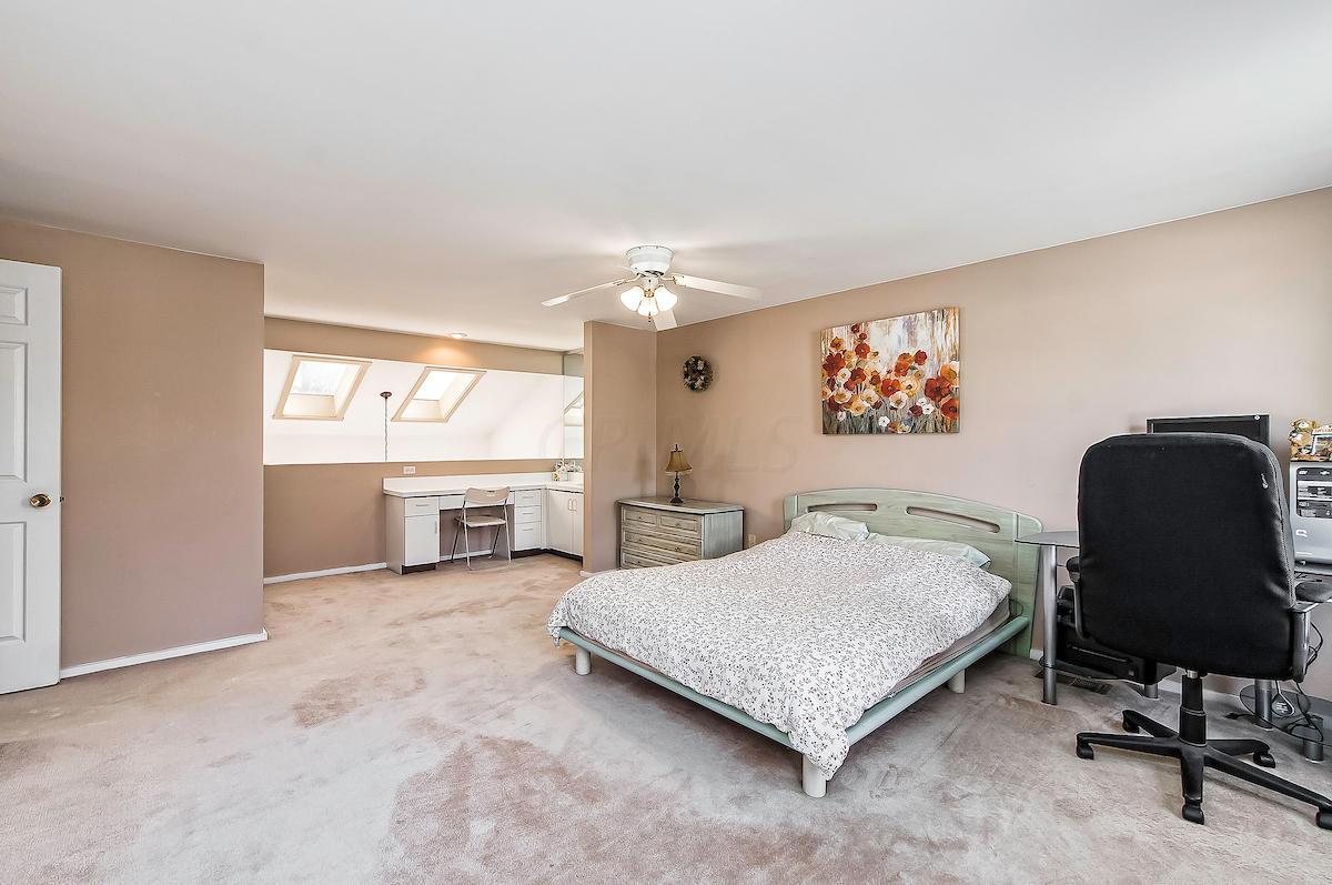 5353 Roscommon Road Dublin, OH 43017 - Photo 5 of 48 Gallery Image 5