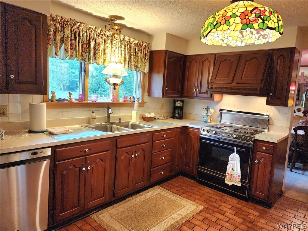 3003 Angle Road Orchard Park, NY 14127 - Photo 12 of 47