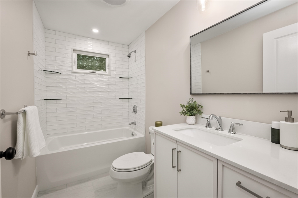 12 Edgewood Road Middleton, MA 01949 - Photo 23 of 42