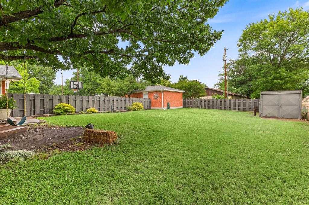 934 North Maple Street Muenster, TX 76252 - Photo 28 of 39 a view of a house with a yard