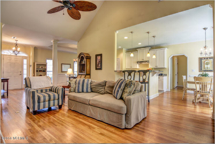 422 Lansdowne Road Wilmington, NC 28409 - Photo 8 of 28 2016-03-14_12-25-38