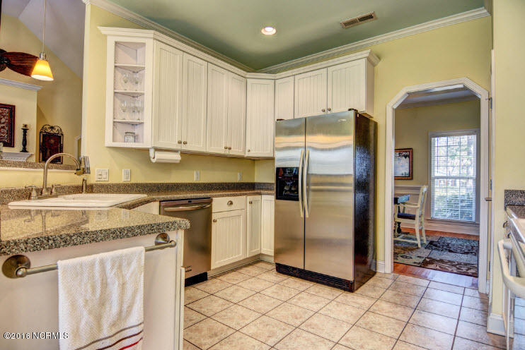 422 Lansdowne Road Wilmington, NC 28409 - Photo 10 of 28 2016-03-14_12-26-19