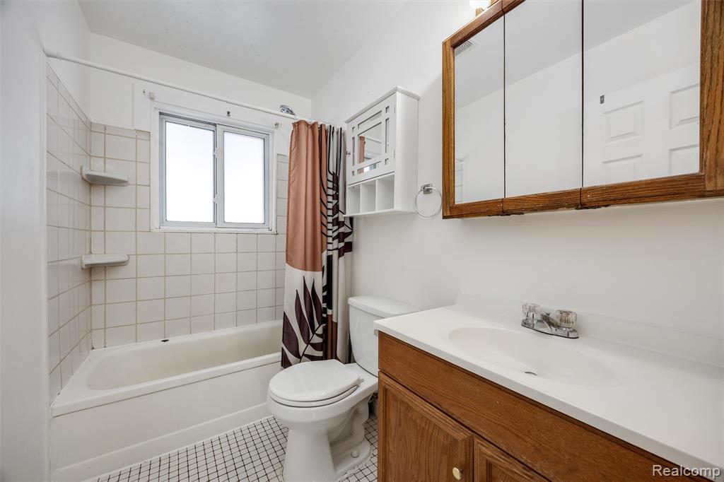 4348 Martin Road Warren, MI 48092 - Photo 11 of 20