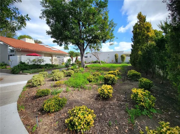 $425,000 | 2082 Ronda Granada, Unit D, Laguna Woods, CA 92637