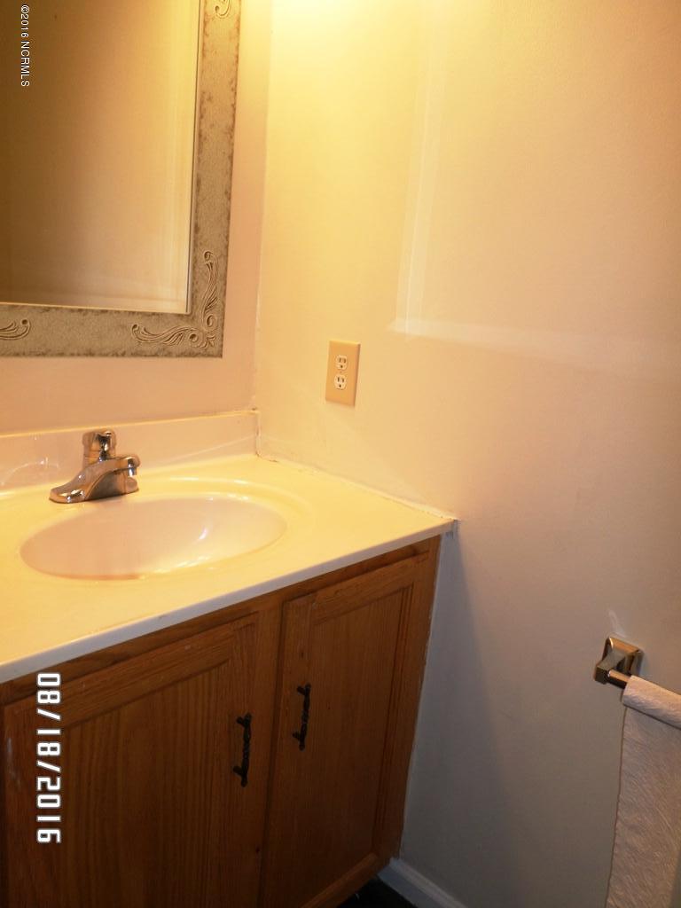 506 Raintree Road Jacksonville, NC 28540 - Photo 17 of 36 SAM_4438