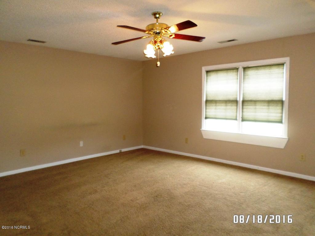 506 Raintree Road Jacksonville, NC 28540 - Photo 18 of 36 SAM_4439