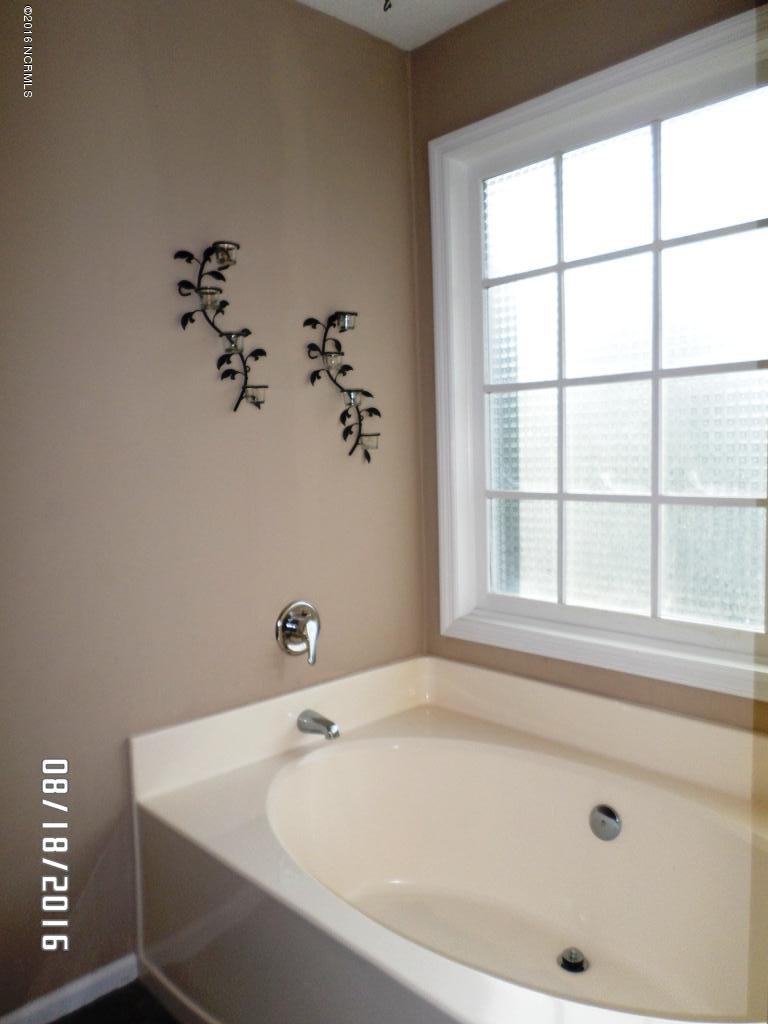 506 Raintree Road Jacksonville, NC 28540 - Photo 22 of 36 SAM_4445