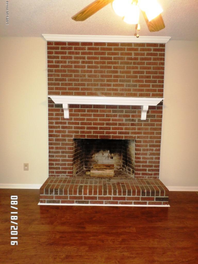 506 Raintree Road Jacksonville, NC 28540 - Photo 5 of 36 SAM_4424