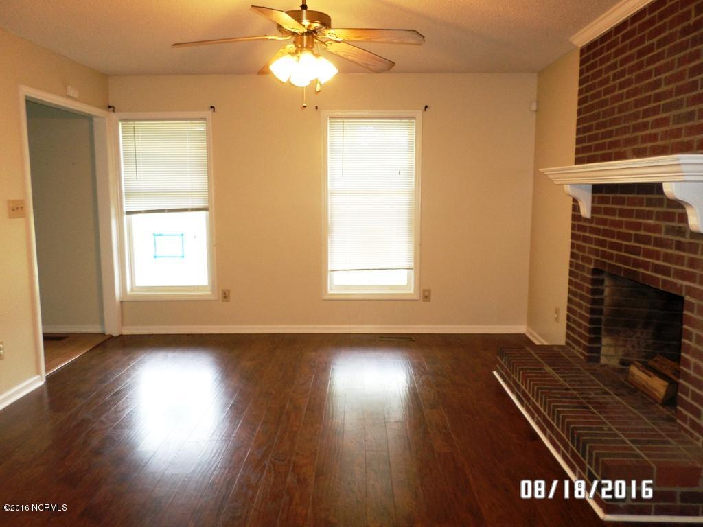 506 Raintree Road Jacksonville, NC 28540 - Photo 6 of 36 SAM_4425