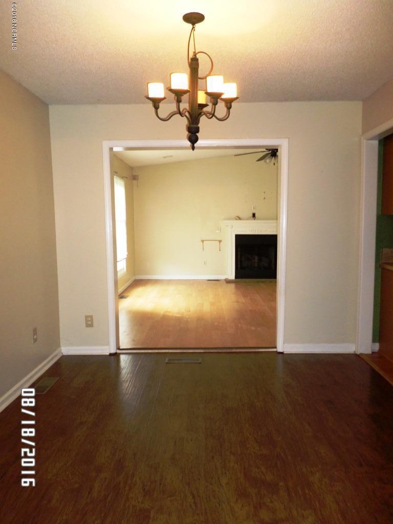 506 Raintree Road Jacksonville, NC 28540 - Photo 8 of 36 SAM_4427