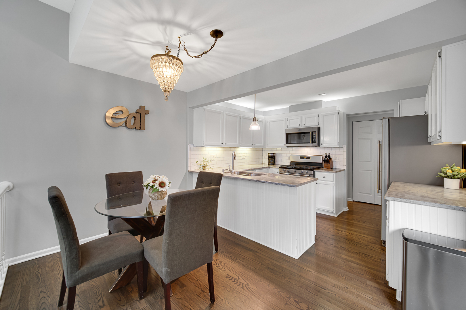 9054 Forestview Road Evanston, IL 60203 - Photo 14 of 40 Gallery Image 14