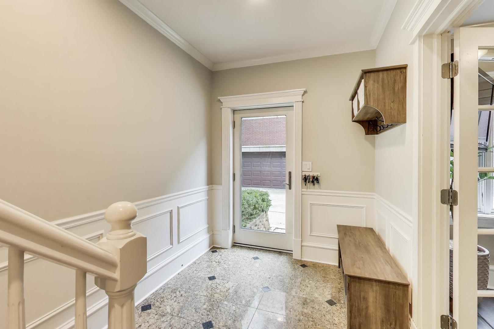 1910 West Addison Street, Unit F Chicago, IL 60613 - Photo 23 of 41