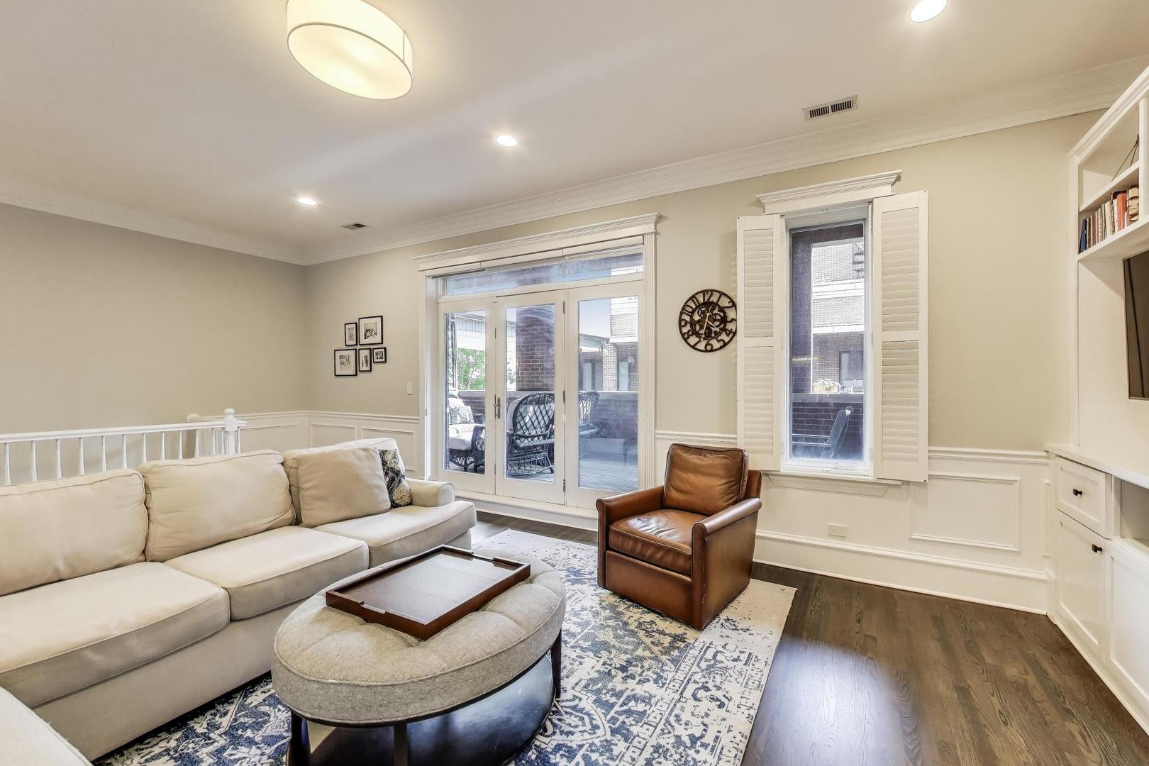 1910 West Addison Street, Unit F Chicago, IL 60613 - Photo 3 of 41