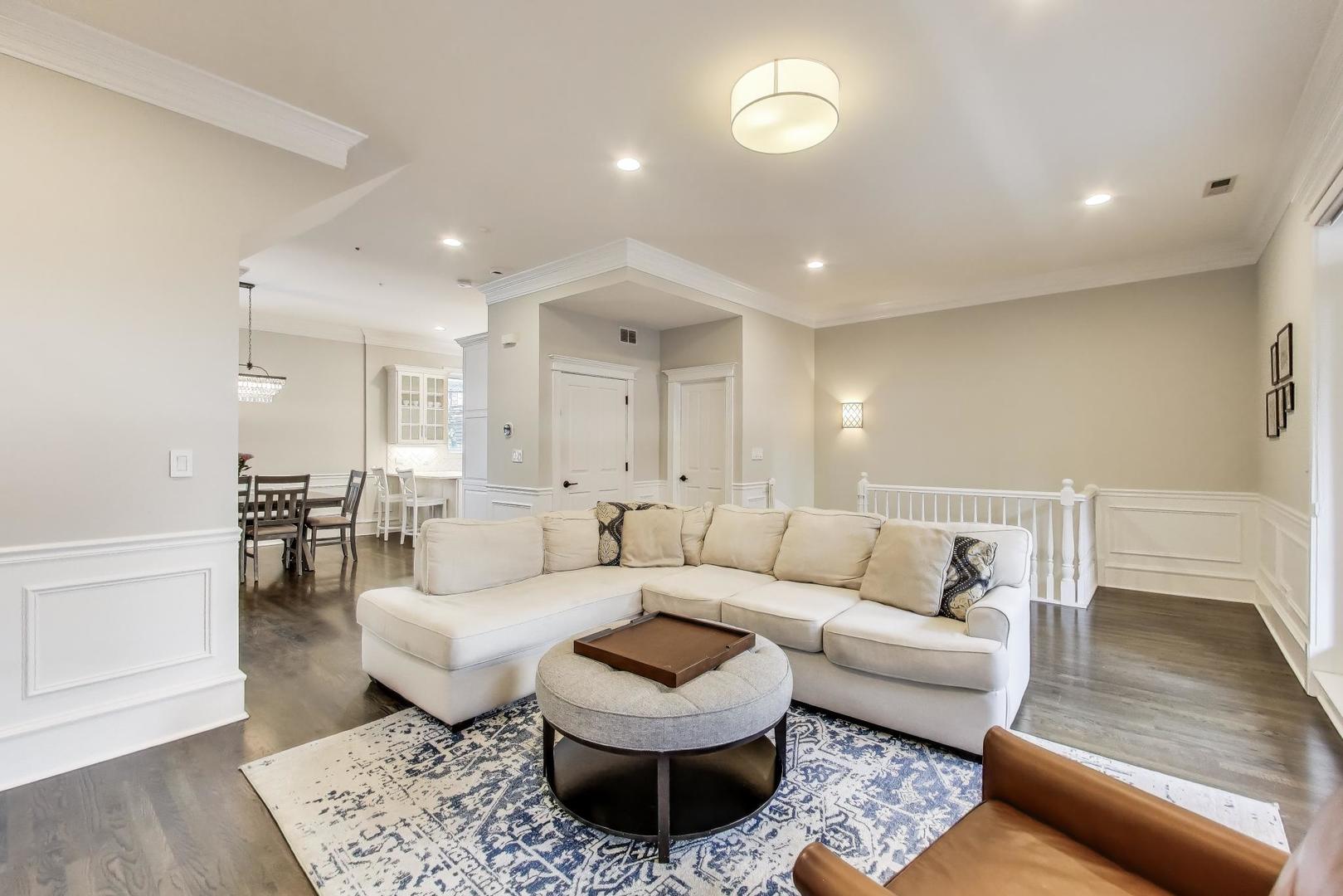 1910 West Addison Street, Unit F Chicago, IL 60613 - Photo 4 of 41