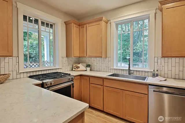 $695,000 | 1821 Watkins Road, Freeland, WA 98249