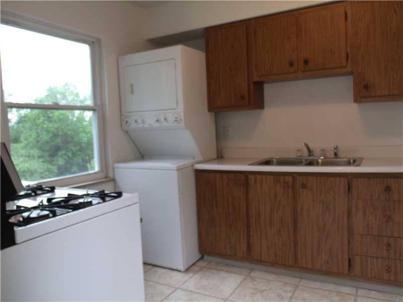 1372 Hamilton Road Castle Shannon, PA 15234 - Photo 6 of 14 Kitchen.