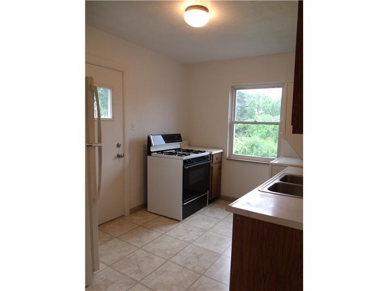 1372 Hamilton Road Castle Shannon, PA 15234 - Photo 7 of 14 Kitchen.