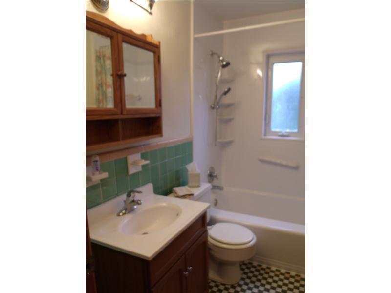 1372 Hamilton Road Castle Shannon, PA 15234 - Photo 8 of 14 Full Bath.