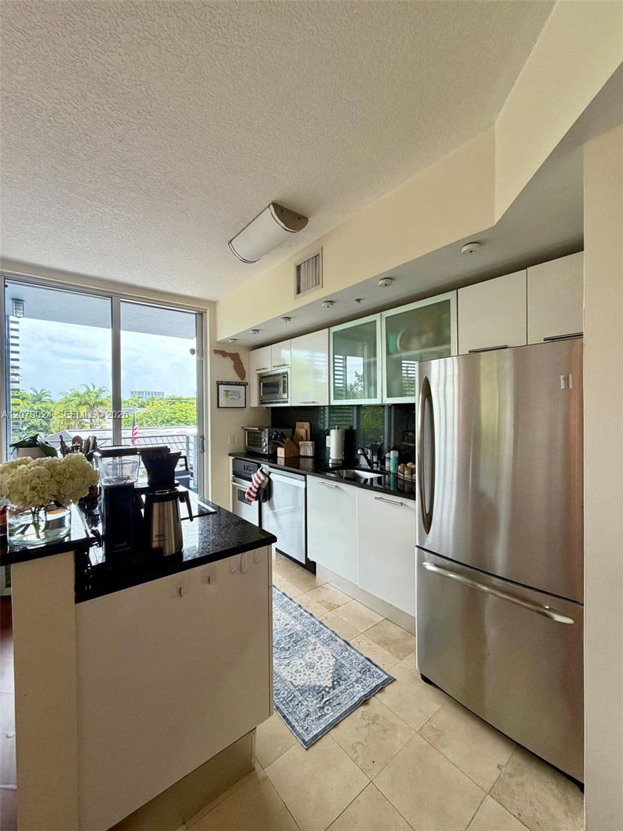 3339 Virginia Street, Unit 320 Miami, FL 33133 - Photo 4 of 23 Gallery Image 4