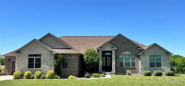 $825,000 | 52800 Norwoods Lake Place, Hannibal, MO 63401