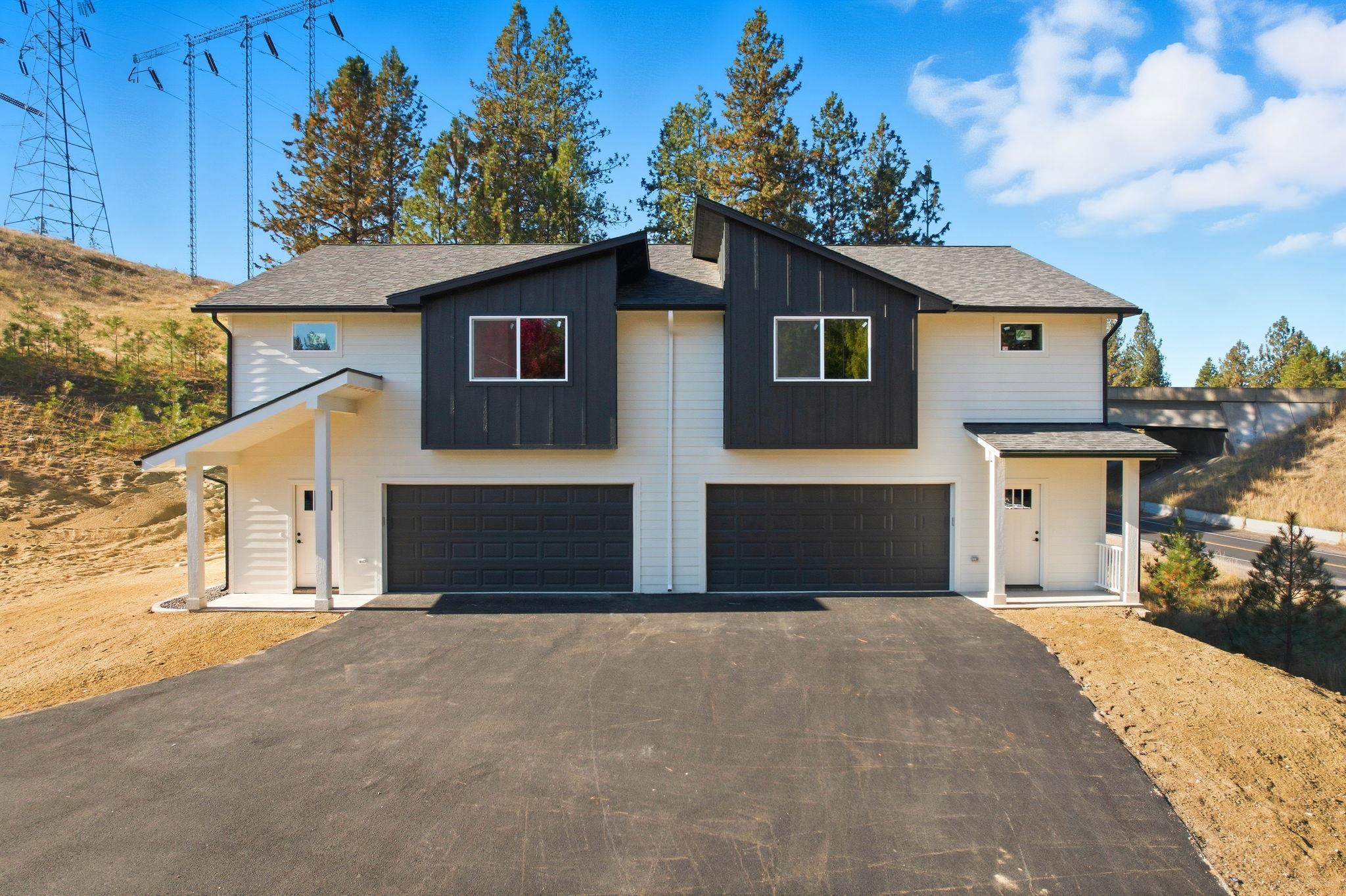 202 East Elcliff Road, Unit A/B Spokane, WA 99218 - Photo 2 of 32