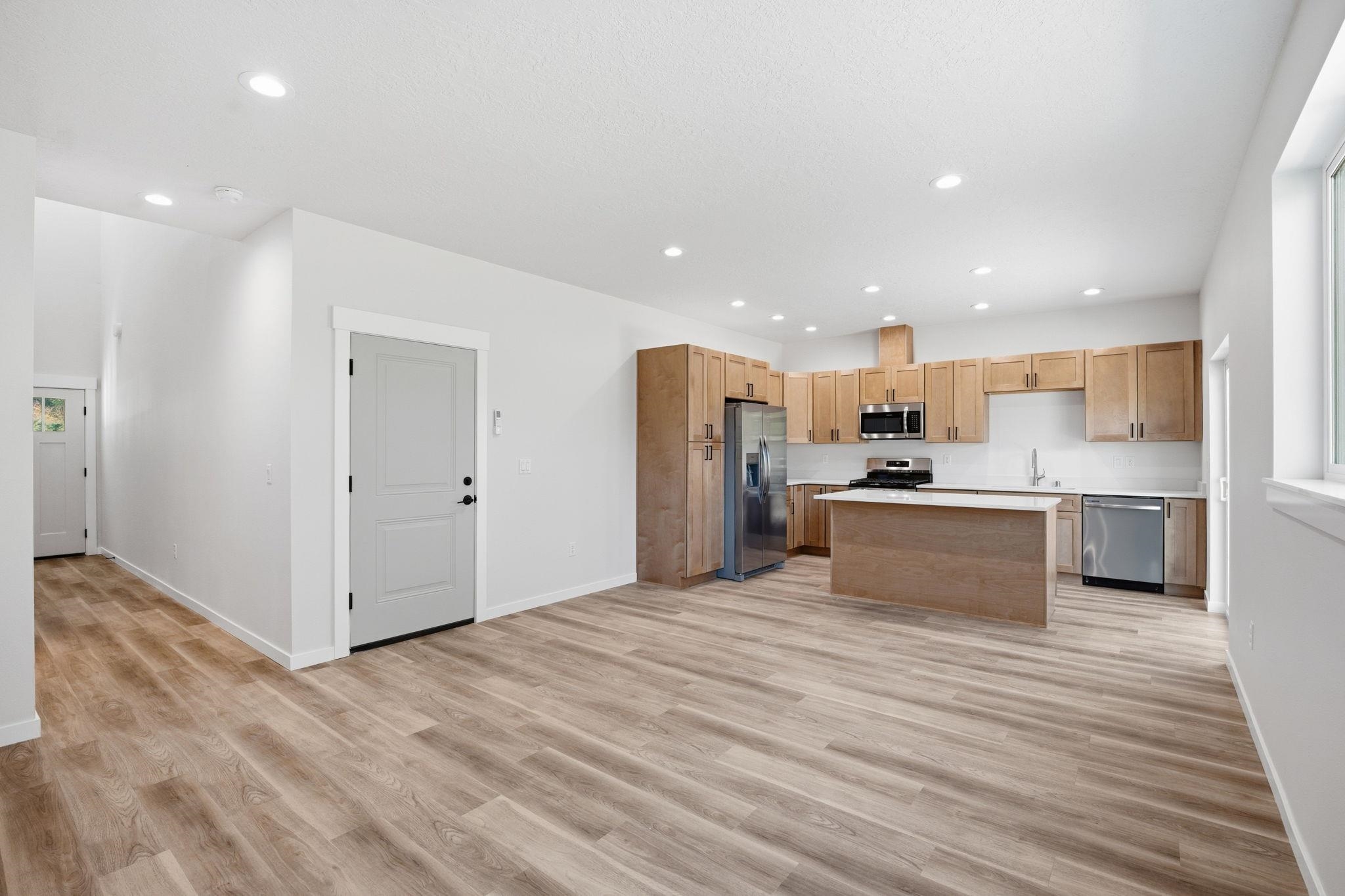 202 East Elcliff Road, Unit A/B Spokane, WA 99218 - Photo 5 of 32