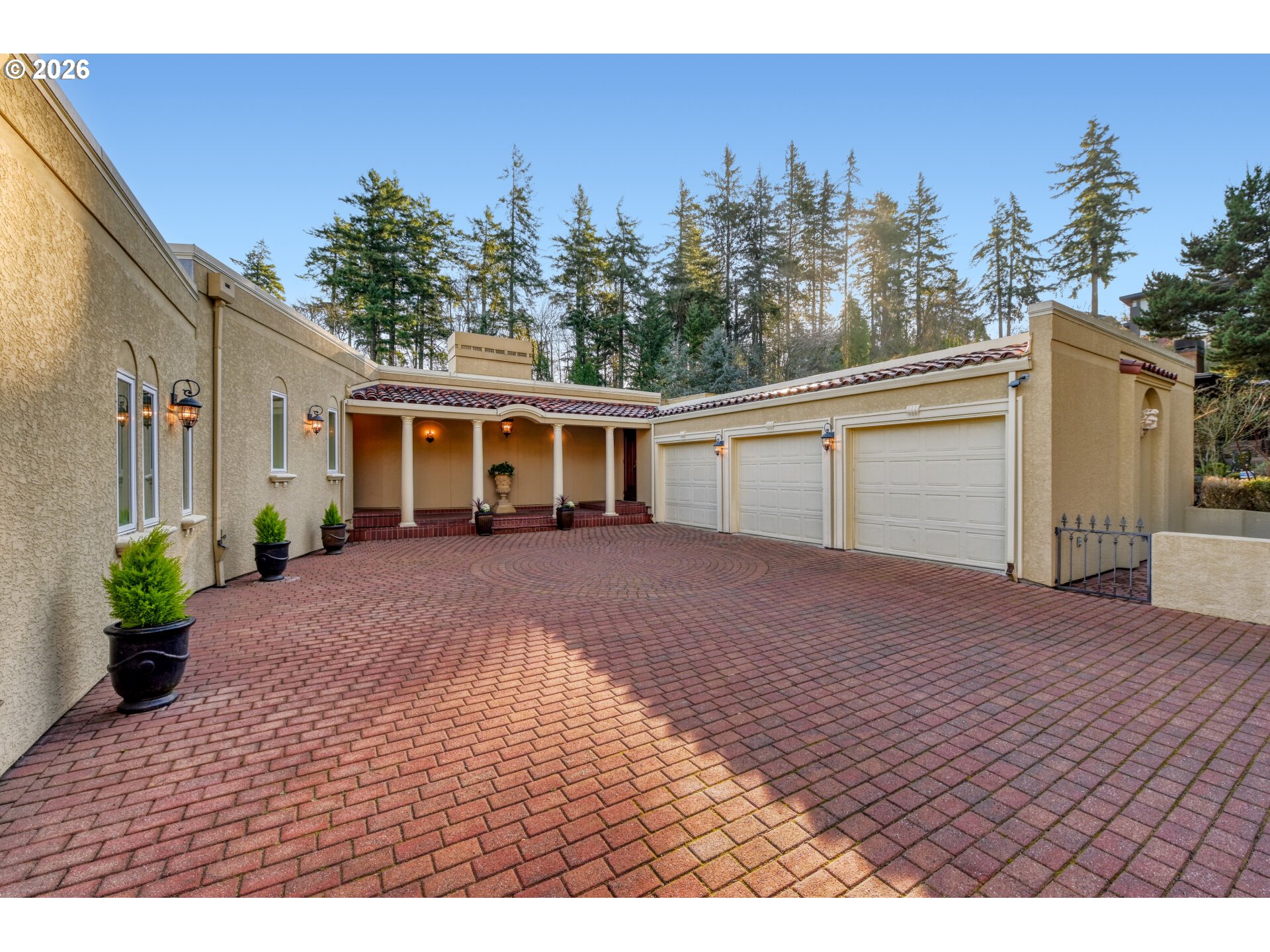 2338 Southwest 15th Avenue Portland, OR 97201 - Photo 3 of 44 Driveway