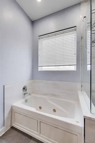 $715,000 | 1169 West Madison Street, Unit 4W, Chicago, IL 60607