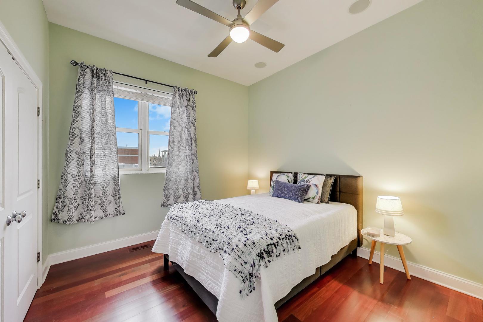 1169 West Madison Street, Unit 4W Chicago, IL 60607 - Photo 16 of 23